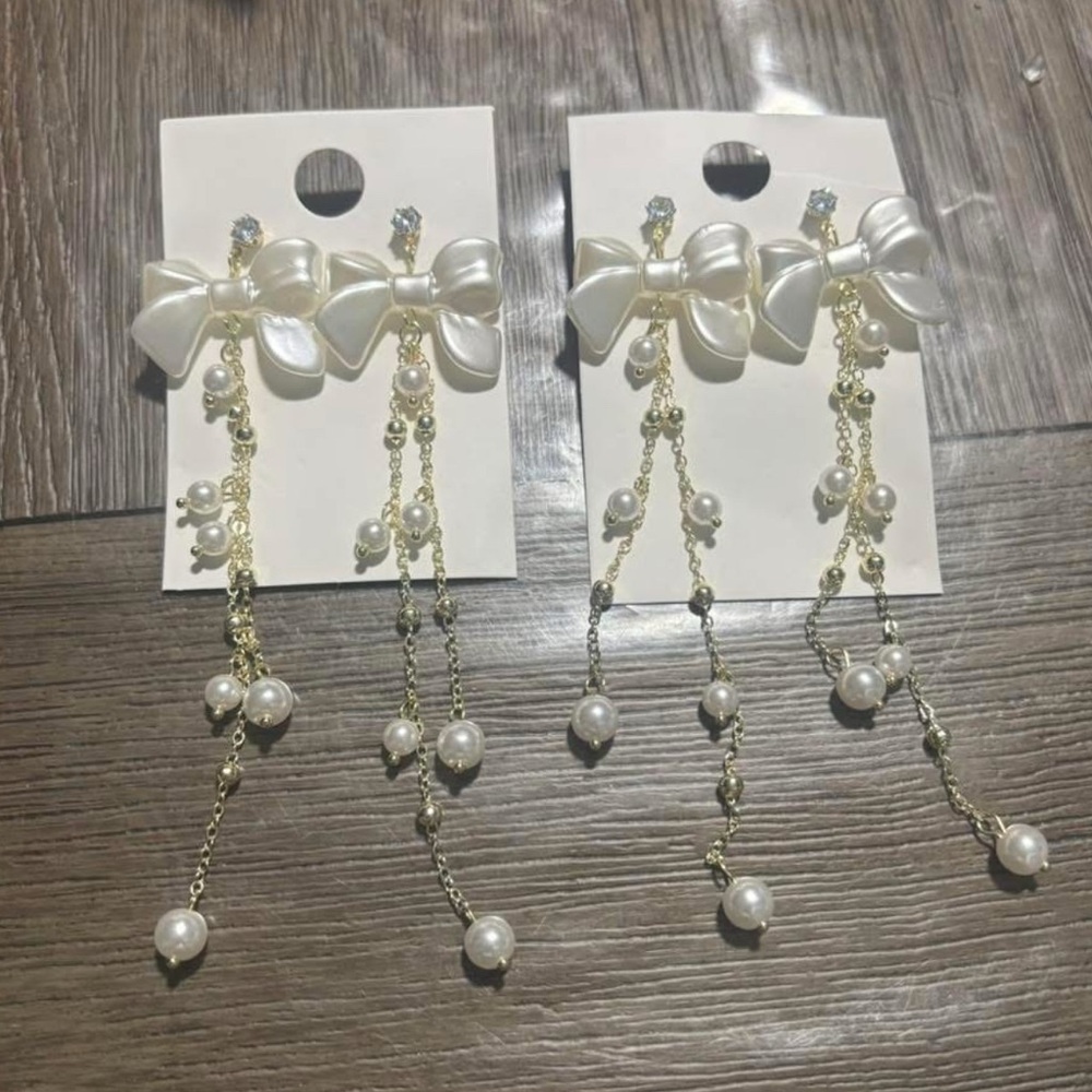 Bow earrings